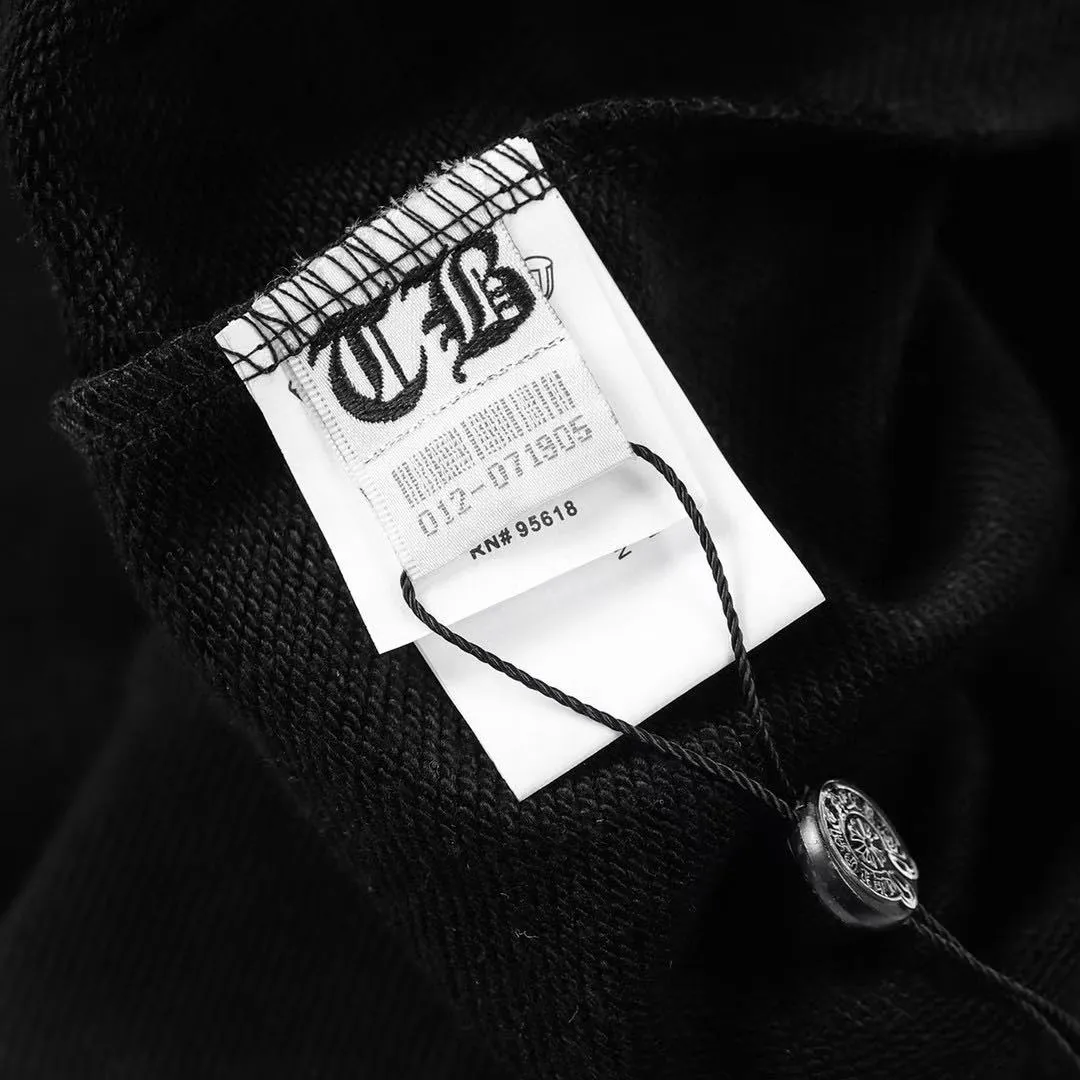 P240 Cross-border model, please do not place an order if you are pursuing quality - Chrome Hearts/Chrome Hearts 23ss cross ✝️ Sanskrit printed zipper sweatshirt cardigan jacket - High weight, high density and high quality. The wool is soft, delicate and skin-friendly. Soft and silky to the touch. Warmth and skin-friendly. - Custom-woven and dyed with no color difference. No matter the fabric or workmanship details, it beats the ordinary version on the market. - Hardware zipper accessories are all customized and full of details - Color: black White -Size: S M L XL